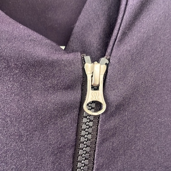 Lululemon Emerge Renewed Jacket Black Grape Zip Up Size 6 - Picture 4 of 9